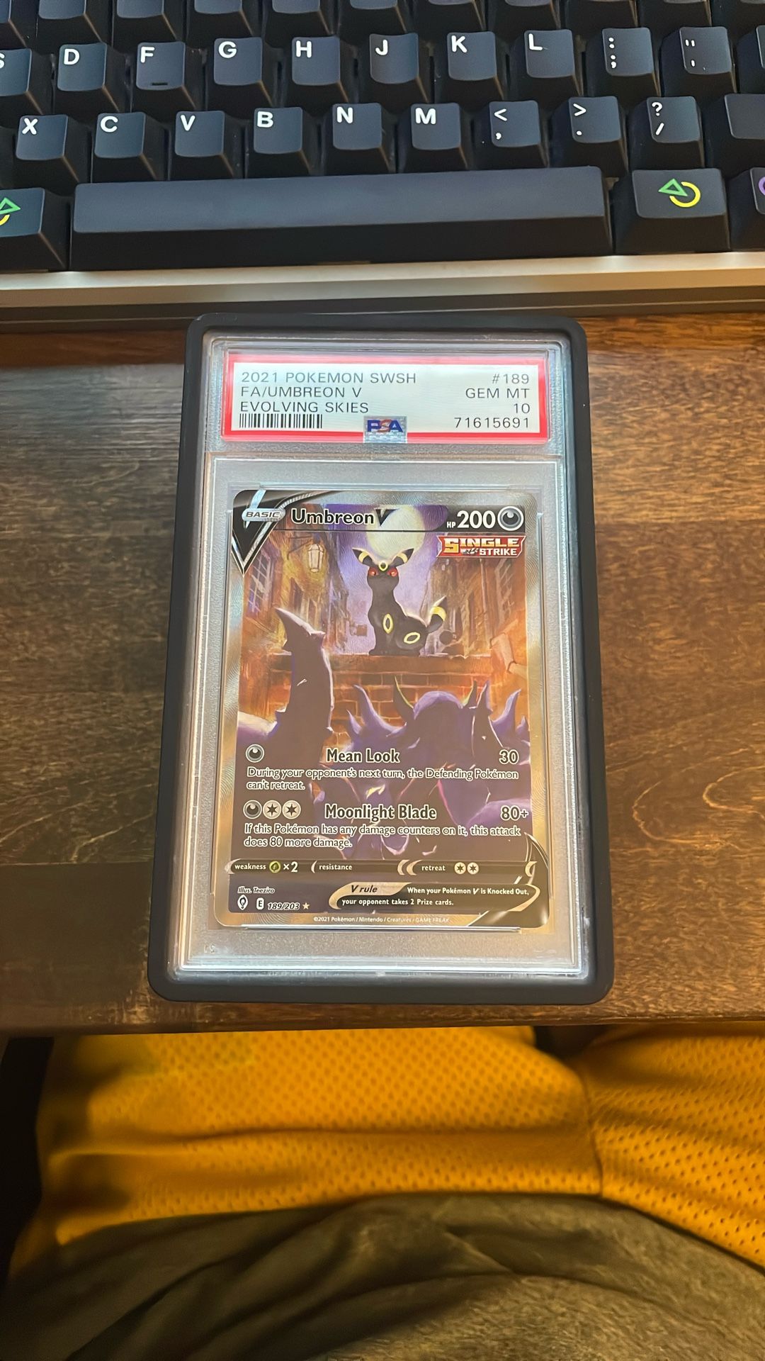 Pokémon Umbreon V PSA 10