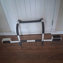 Pull Up Bar
