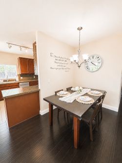 Dining table set