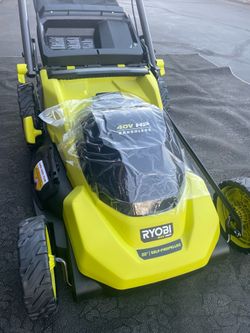 Maquina para cortar zacate RYOBI con bateria y cargador