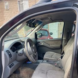 Selling Nissan frontier 2005