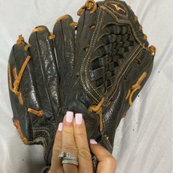 Mizuno Youth Baseball Glove