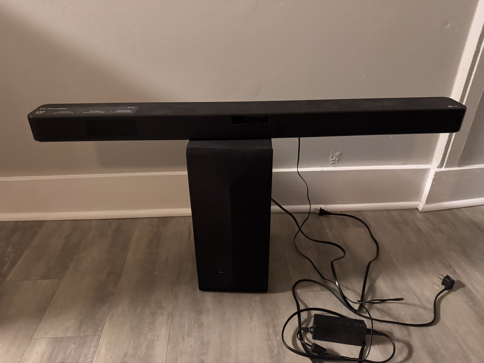 LG soundbar and wireless subwoofer