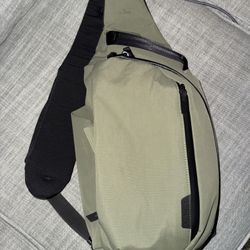 ALPAKA Metro Crossbody