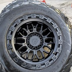 Vendo Un Set De rines Nuevos ‼️‼️ Con Llantas Todo Terreno 265:70R17 Excelentes Condiciones 