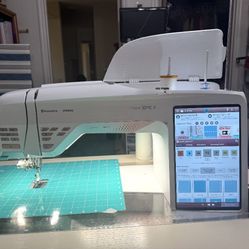 Husqvarna Viking designer Epic 2