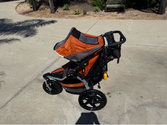 Bob jogging stroller-near new condition