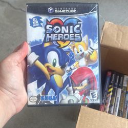 Sonic’s hero’s Gameboy