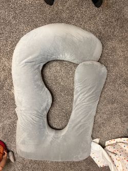 Pregnancy body pillow Momcozy