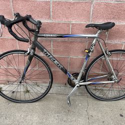 Trek 1000 SL Road Bike. 