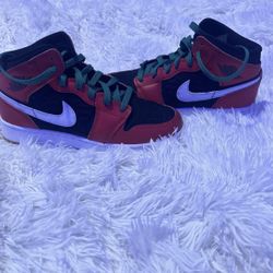 Grade School Air Jordan Retro 1 Mid SE 'Christmas' (GS)