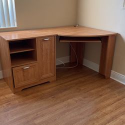 Office Furniture - Located In Boynton Beach