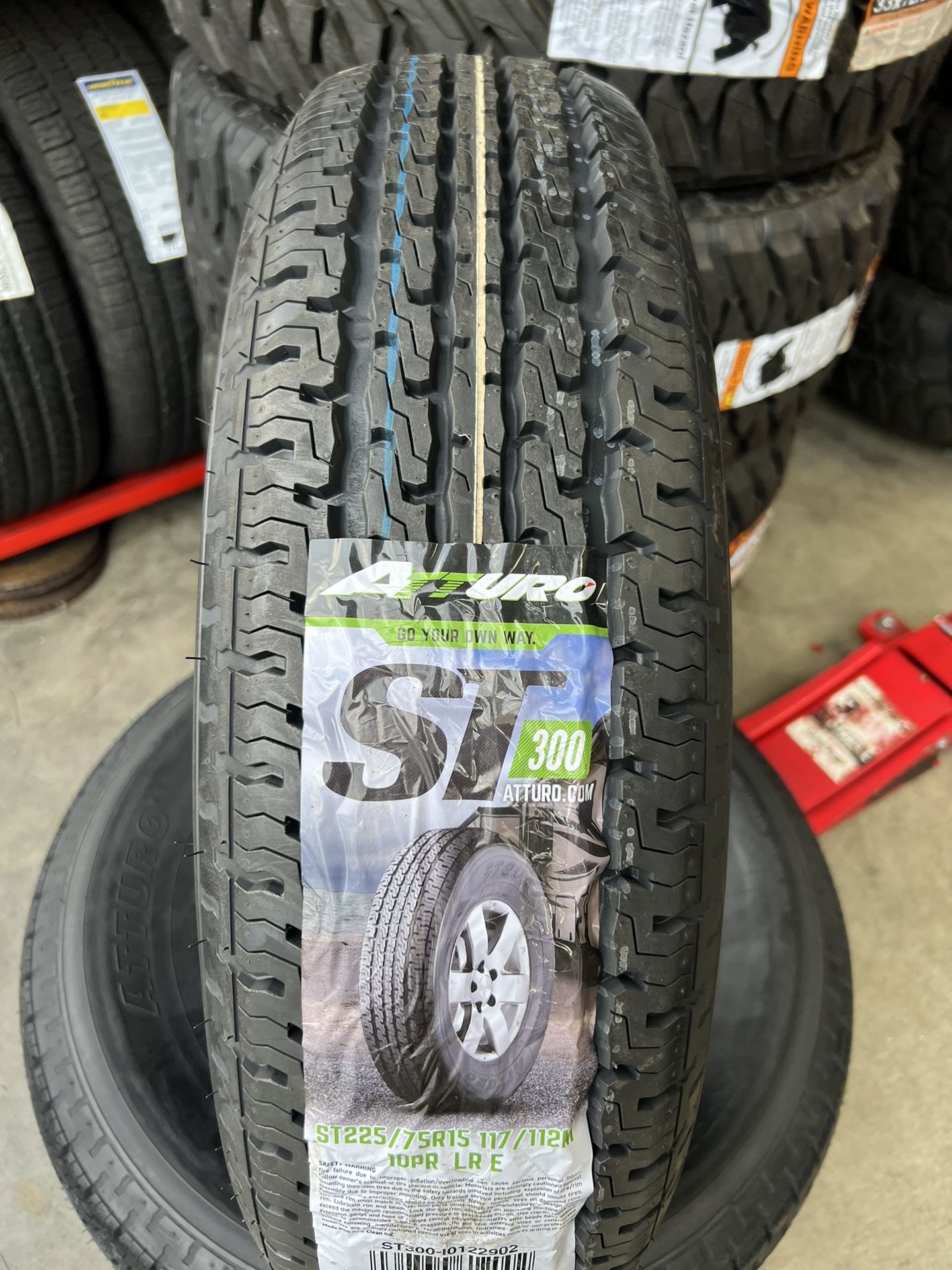 St 225/75/15 Espesial de 4 llantas montadas y balansiadas Para trailas 4 tires mounted and balanced Atturo go YWE way St 225-75-15 $300 warranty