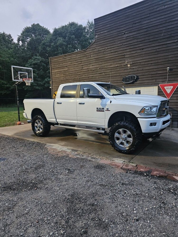 2018 Dodge 2500 SLT