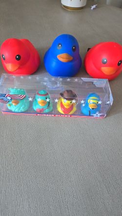 Laffy jumbo squishy Duck and rubber ducks