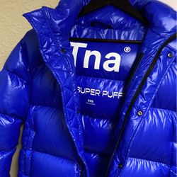 Aritzia T&T The Super Puff  Jacket Sz Xxsmall  Fits Like Small - Never Worn  85$ Pk Up Everett Mall Way 
