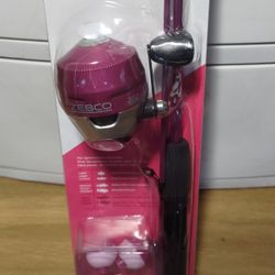 Zebco Girls Pink Fishing Pole Set 202, New Still In The Box!