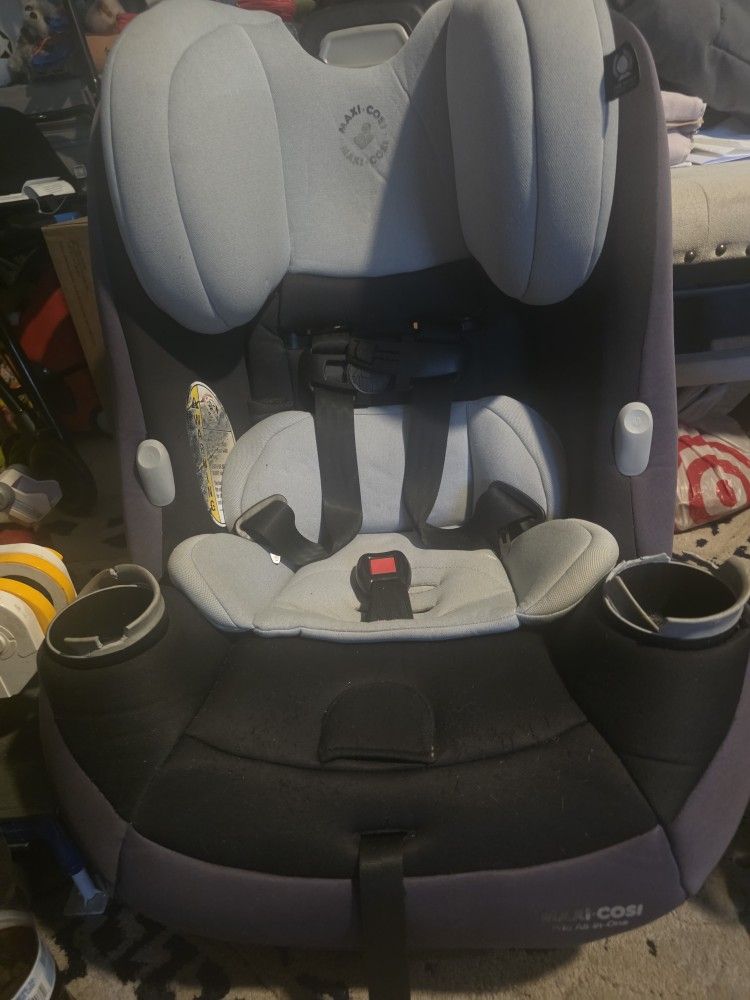 Maxi Cosi Convertible Car Seat