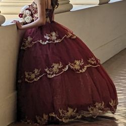 Priced To Sell! XV Quinceañera Dress Size 2 Includes  Petticoat