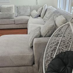 Bobs Sofa Light Gray
