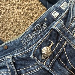 Miss Me Jeans 27 Boot MINT Embellished Rhinestone Medium Dark Wash
