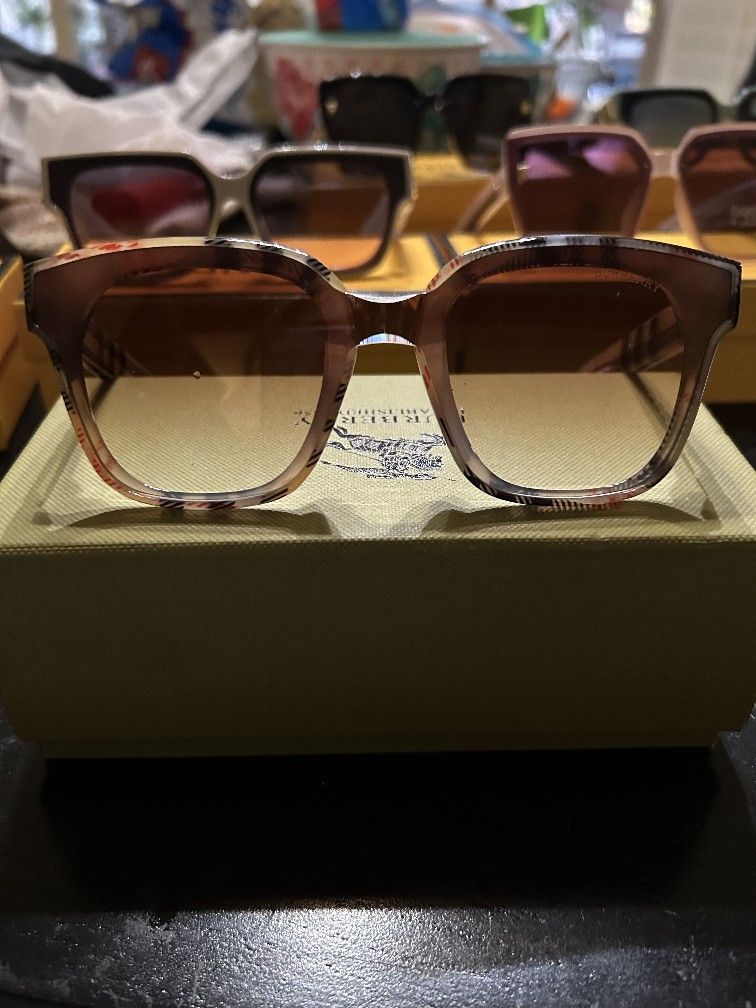 Burberry,Fendi An Dior