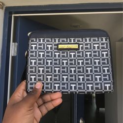 Tommy Hilfiger Purse 