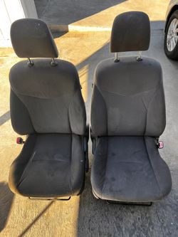 10-15 TOYOTA PRIUS FRONT SEAT CLOTH SET