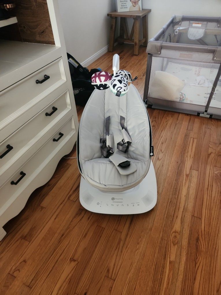 4 Moms Mamaroo