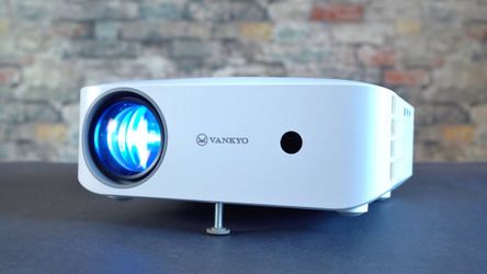Vankyo Leisure 530W , portable LCD projector
