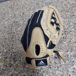 Adidas TS1050NBB Youth Game Ready Easy Close 10.5” Baseball Glove Right H Throw, EUC