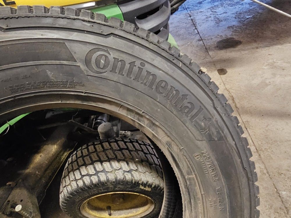 225/70r19.5 Continental Hybrid HD3