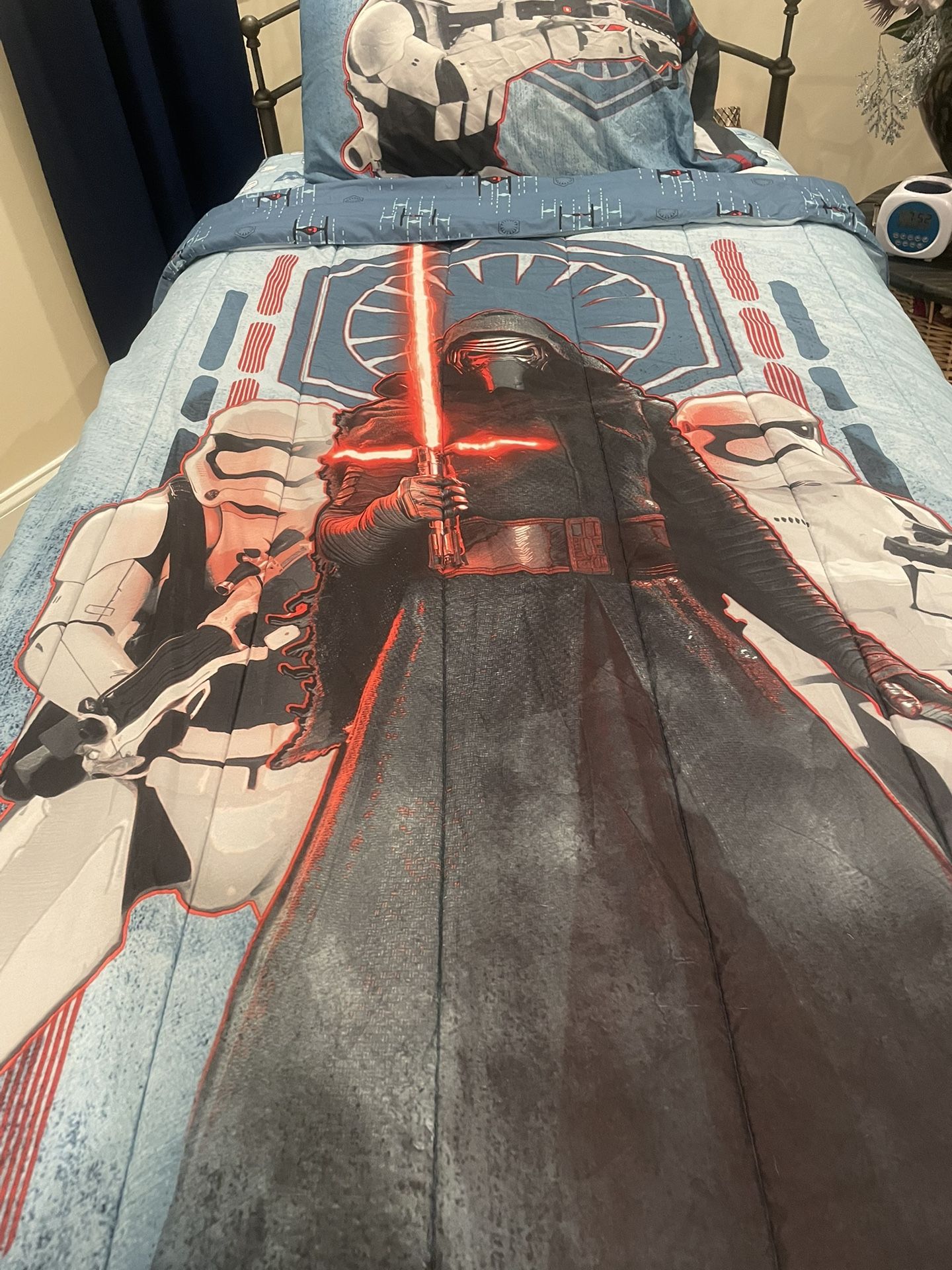 Reversible Star Wars Comforter, Sheets & Mattress Pad