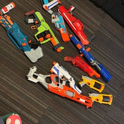 bundle of nerf guns