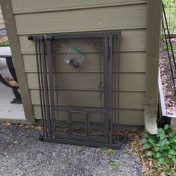 Metal Dog/Baby Gate With Cat Door