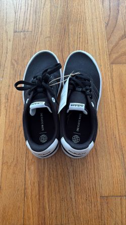 Adidas Shoe Unisex Size: 4