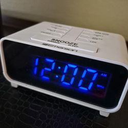 Emerson Clock Radio With LED Light 
