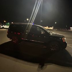 Nissan armada Platinum 2015