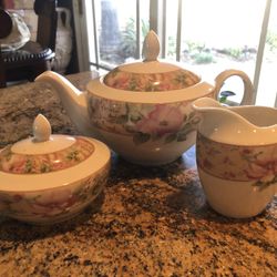 Doulton, Poetic Rose- tea pot, creamer cup and sugar bowl set.