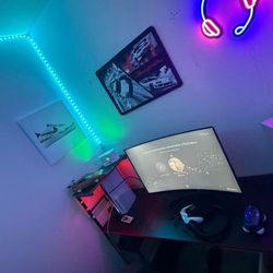 Play 5 With Desk, Monitor And Accesories