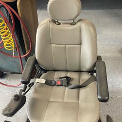 Jet Three Electric Scooter In Great Condition. Will Need A New Battery.