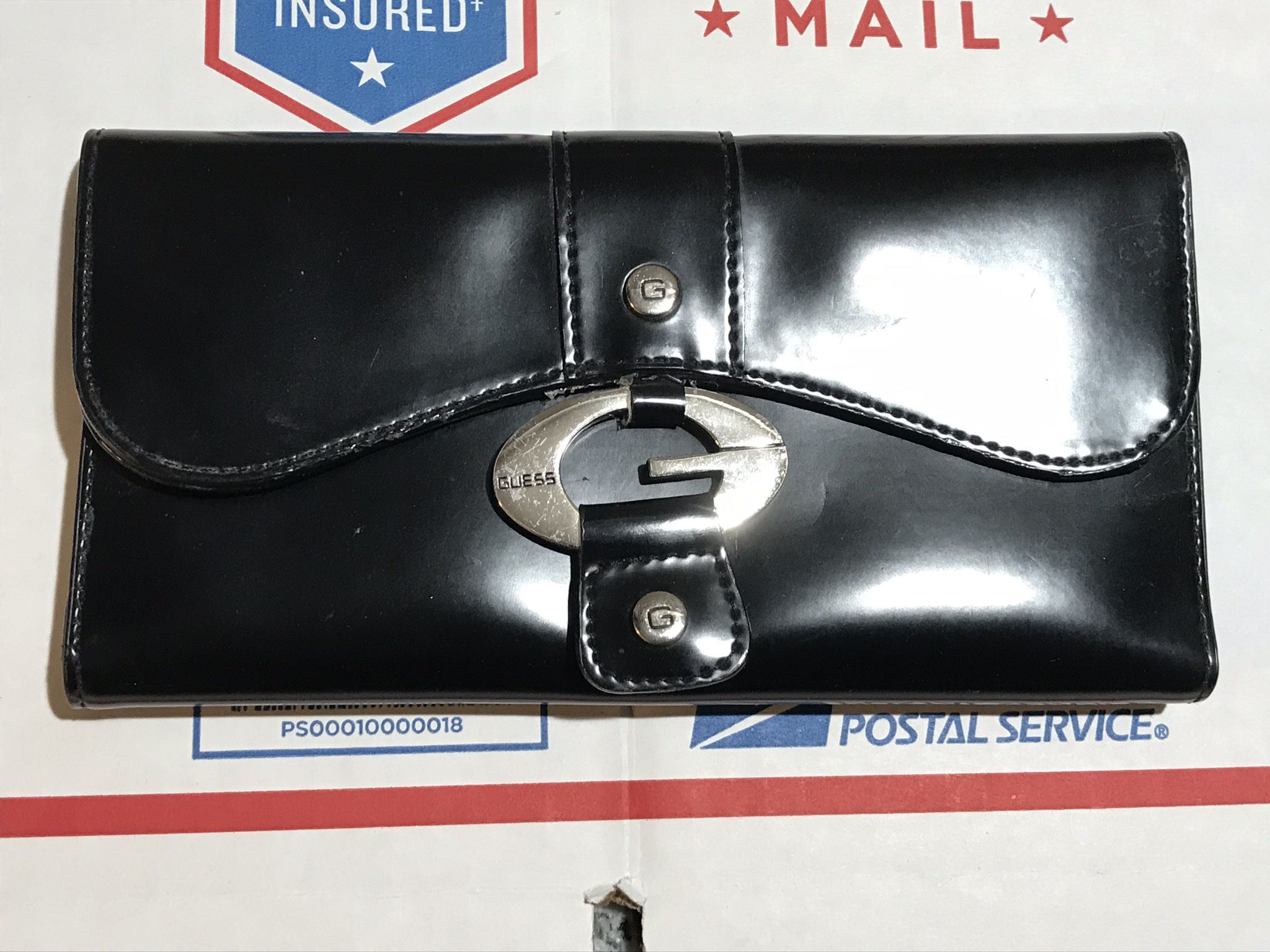 1 Women Guess Glossy Wallet $45 ‼️