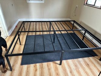 Black Metal Platform Bed Frame Cali king
