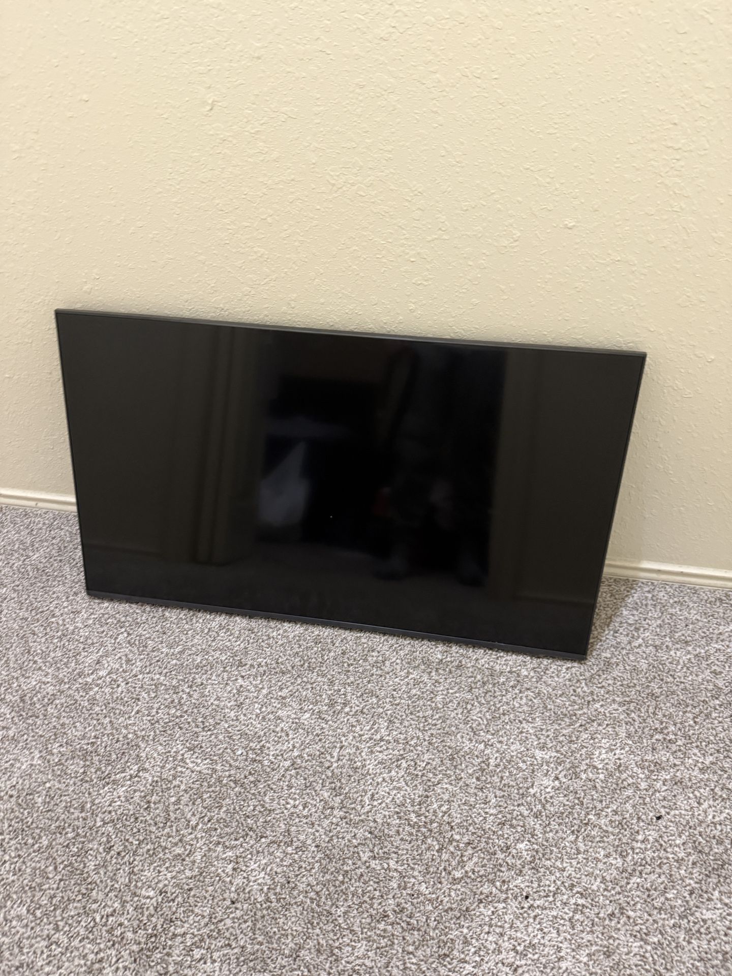 43 Inch Samsung DU7200 television