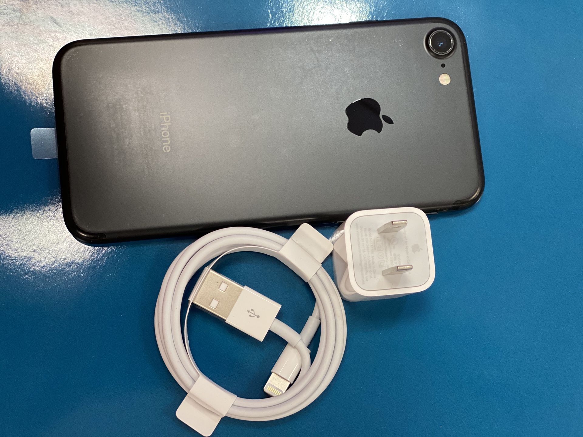 iPhone 7 works for any carrier