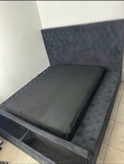 Gray Velvet Tufted Bed Frame with Storage
