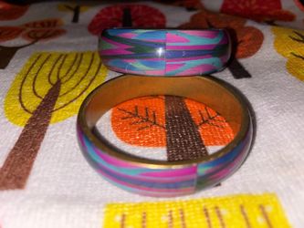 Set of 2 Vintage 70s Psychedelic Rainbow Bangle Bracelets - Marbled Swirl Cuffs - Pink Blue Green