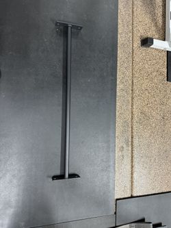 Titan pull up bar
