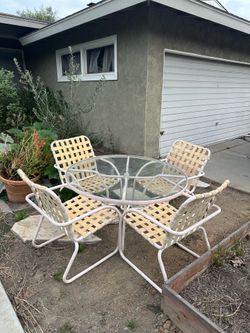 Alu-mont from Irwindale Outdoor Patio furniture table and 4 chairs