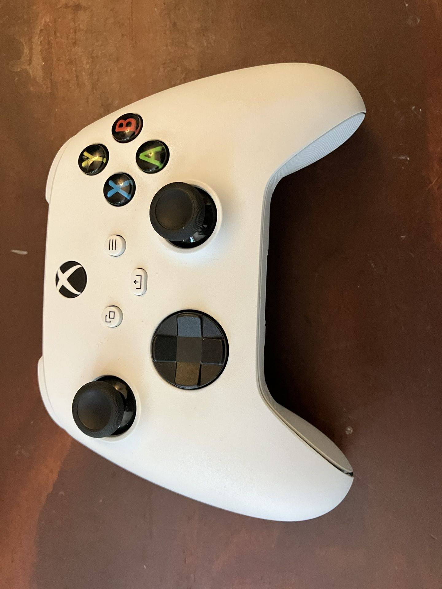 Xbox Controller ( DOESNT HAVE BACK BATTERY THINGY)